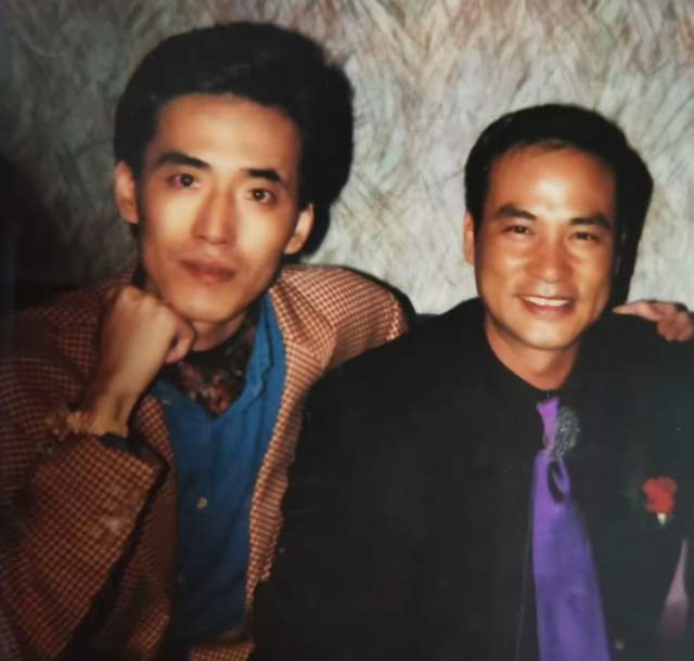 去世五周年！遗孀开迈巴赫悼念儿子近照帅气pg电子免费试玩模拟器“京圈大佬”加代(图2)