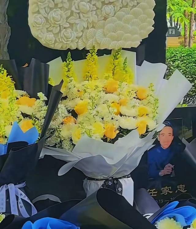 去世五周年！遗孀开迈巴赫悼念儿子近照帅气pg电子免费试玩模拟器“京圈大佬”加代(图8)