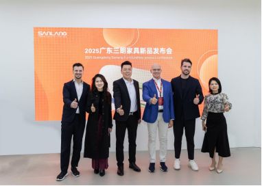 闪耀广州家博会创新设计摘双奖！pg电子三朗FINN系列餐桌椅(图2)